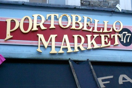 Le marché de Portobello est divisé en deux grosses parties...